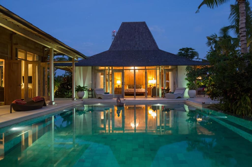 Balinese style and elegance.